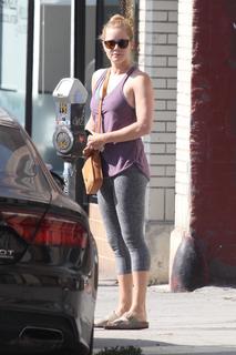 Amy Adams feet photo thumbnail