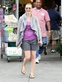 Amy Smart feet photo thumbnail