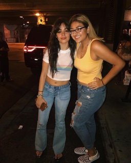 Camila Cabello feet photo thumbnail