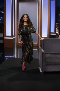 Salma Hayek feet photo thumbnail