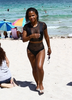 Christina Milian feet photo thumbnail