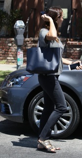 Jennifer Garner feet photo thumbnail