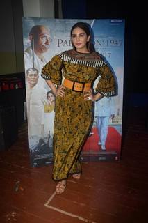 Huma Qureshi feet photo thumbnail