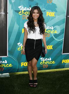 Brenda Song feet photo thumbnail