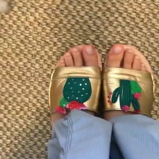 Thalía feet photo thumbnail