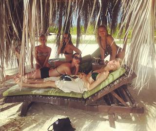 Cara Delevingne feet photo thumbnail