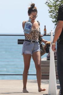 Ashley Tisdale feet photo thumbnail