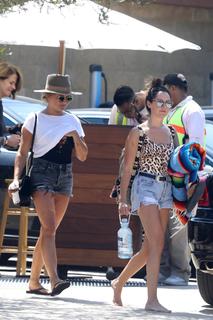 Ashley Tisdale feet photo thumbnail