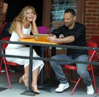 Nina Agdal feet photo thumbnail