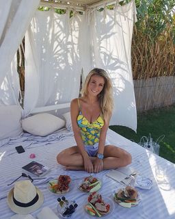 Diletta Leotta feet photo thumbnail