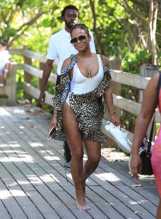Christina Milian feet photo thumbnail