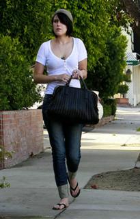 Rumer Willis feet photo thumbnail