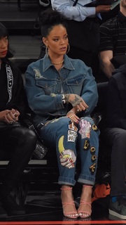 Rihanna feet photo thumbnail