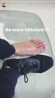 Paige VanZant feet photo thumbnail