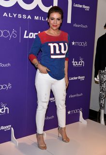 Alyssa Milano feet photo thumbnail