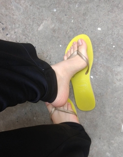 Isa Pes feet photo thumbnail