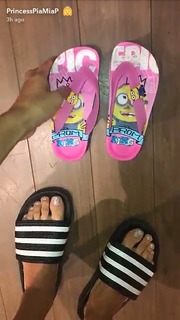 Pia Mia feet photo thumbnail