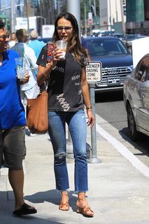 Jordana Brewster feet photo thumbnail
