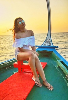 Sonakshi Sinha feet photo thumbnail