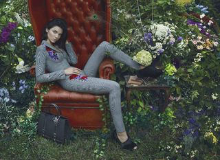 Kendall Jenner feet photo thumbnail