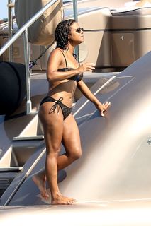 Christina Milian feet photo thumbnail