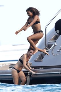 Christina Milian feet photo thumbnail
