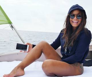 Christina Milian feet photo thumbnail