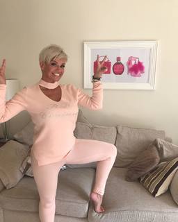 Kerry Katona feet photo thumbnail