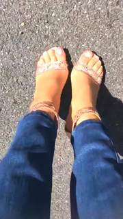 Thalía feet photo thumbnail