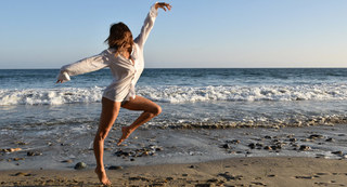 Brooke Burke feet photo thumbnail