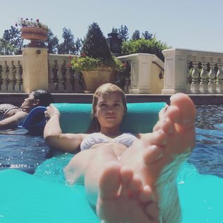 Sofia Richie feet photo thumbnail