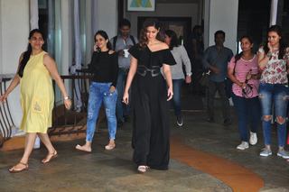 Ileana D'Cruz feet photo thumbnail