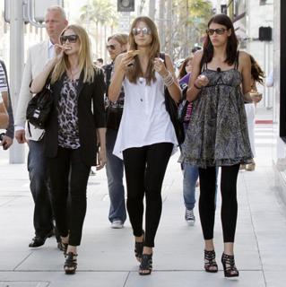 Heidi Klum feet photo thumbnail