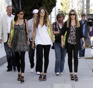Heidi Klum feet photo thumbnail