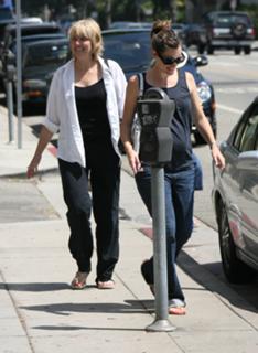 Jennifer Garner feet photo thumbnail