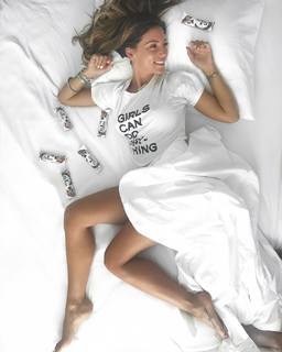 Athina Oikonomakou feet photo thumbnail
