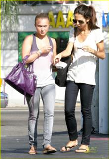 Hayden Panettiere feet photo thumbnail