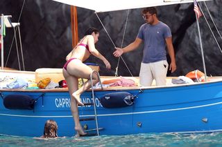 Dua Lipa feet photo thumbnail