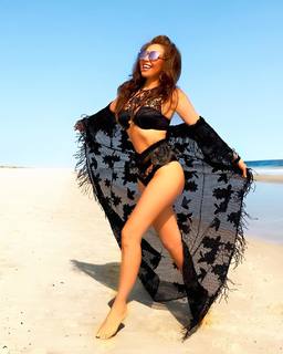 Thalía feet photo thumbnail