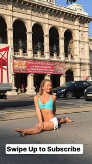 Kino MacGregor feet photo thumbnail