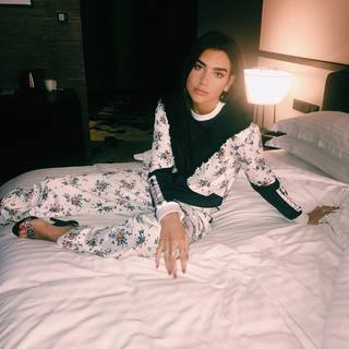 Dua Lipa feet photo thumbnail