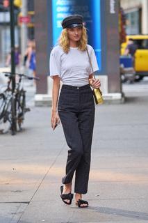 Elsa Hosk feet photo thumbnail