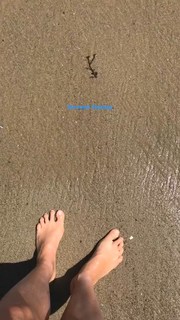 Gwyneth Paltrow feet photo thumbnail