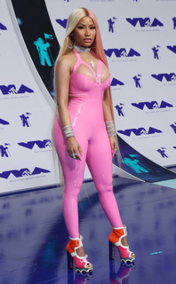 Nicki Minaj feet photo thumbnail