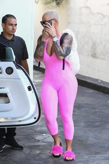 Amber Rose feet photo thumbnail