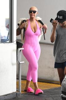 Amber Rose feet photo thumbnail