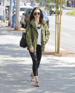 Lily Collins feet photo thumbnail
