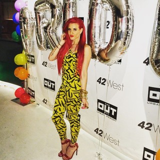 Justina Valentine feet photo thumbnail