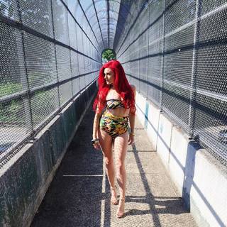 Justina Valentine feet photo thumbnail