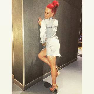 Justina Valentine feet photo thumbnail